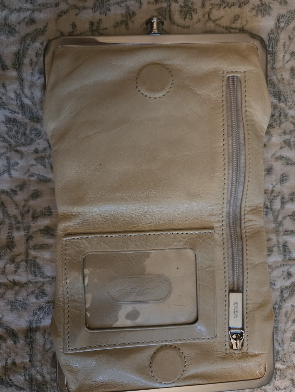Hobo Cream Leather Kiss-Lock Clutch - Picture 3 of 7